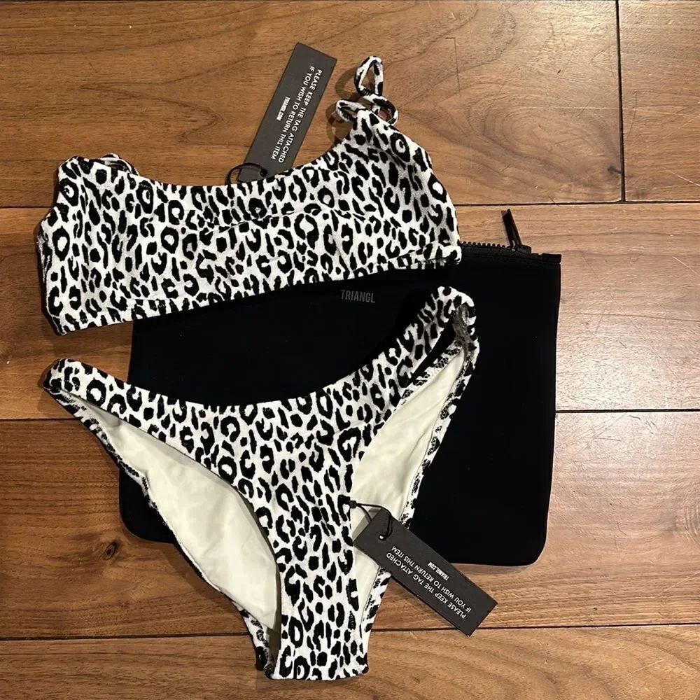 TRIANGL MICA CHEEKY POWDER VELVET BLACK WHITE NEW WITH TAGS + BAG